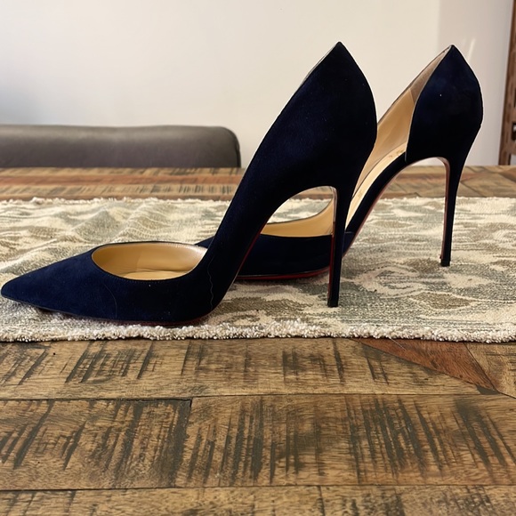 LOUBOUTIN navy Iriza suede pumps. Size 40 with 4” heel. Great condition!! - Picture 4 of 4